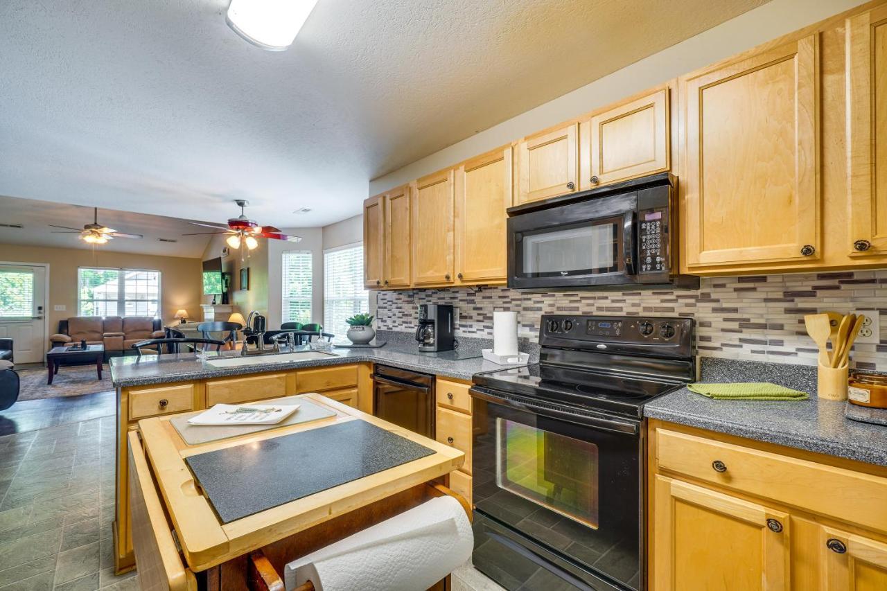Pigeon Forge Home With Screened Porch, 3 Mi To Town! Exterior photo